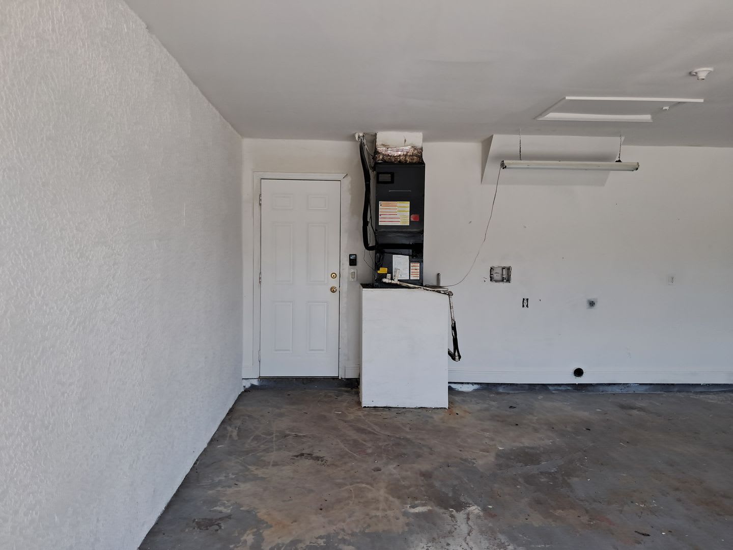 Beautiful Lehigh Home *** $500 off 1st month rent *** – photo 2