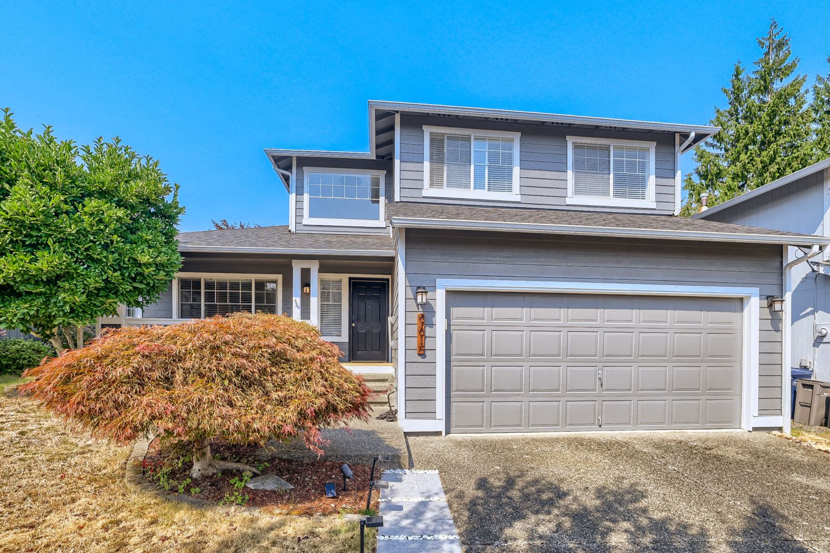 Stunning 3 Bed 2.5 Bath Lake Stevens Home w/ Attached Garage and Fenced Yard – photo 1