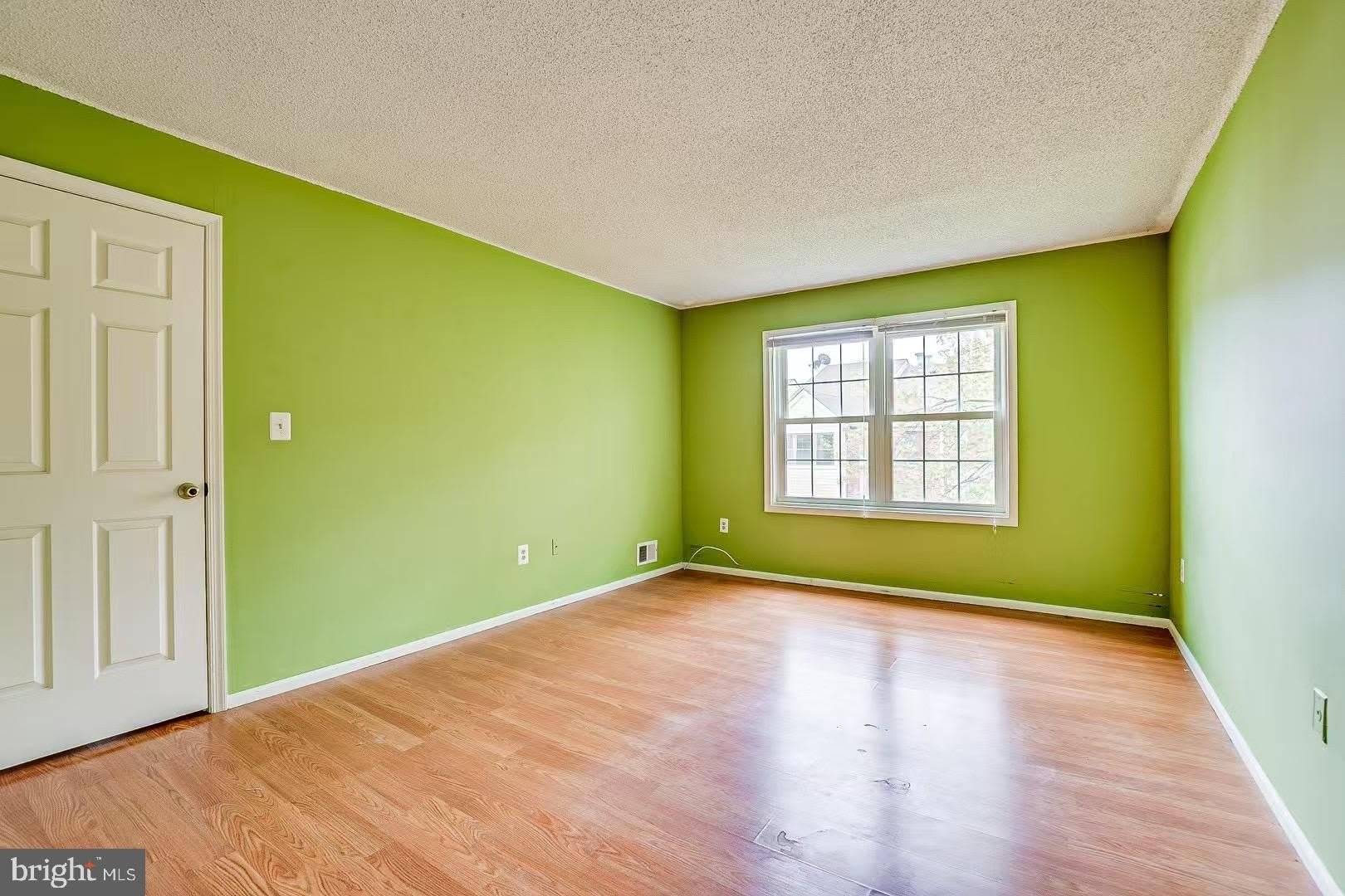 24 CHAMBERLIN Court – photo 4