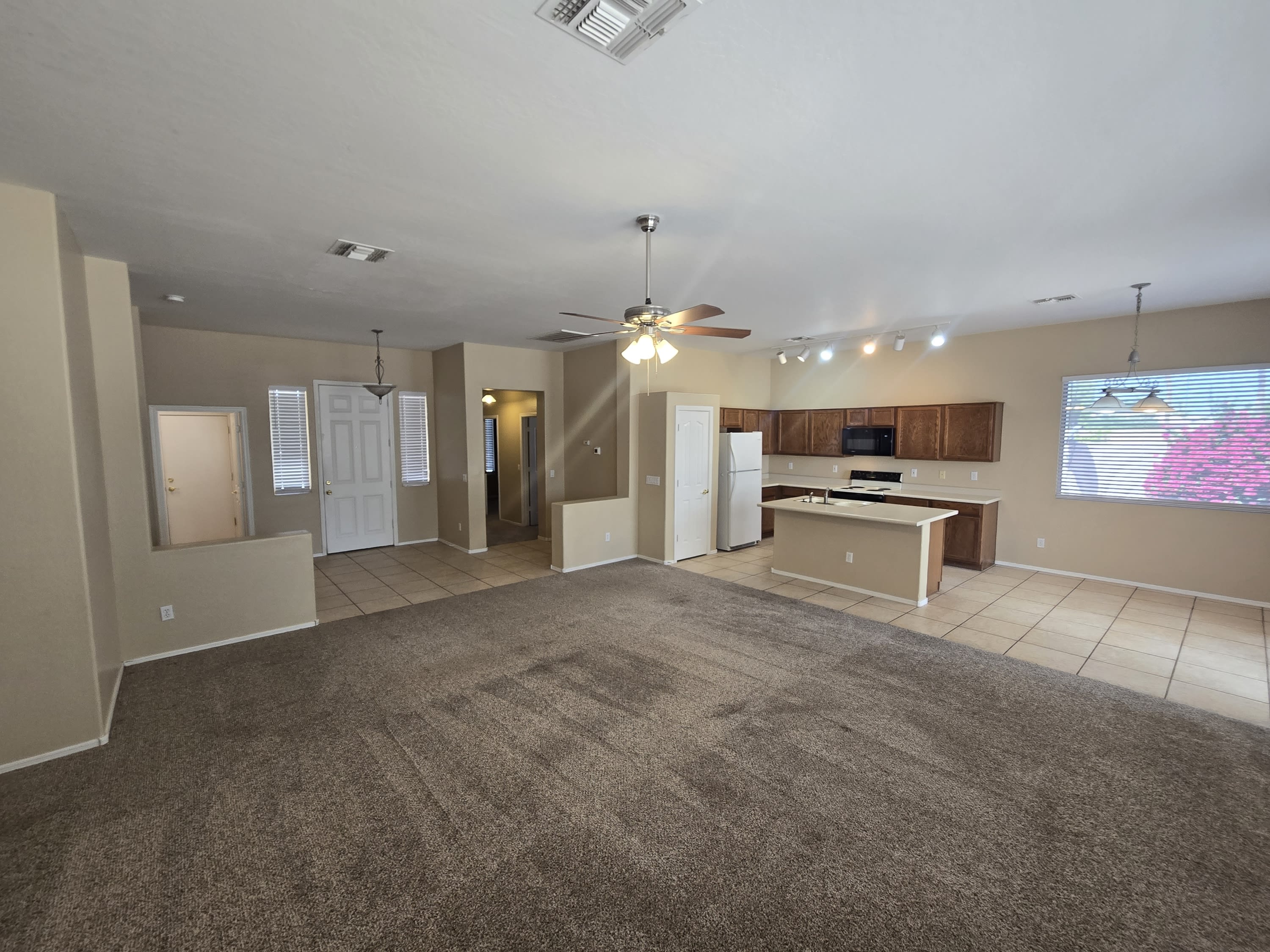 1580 North Racine Court – photo 4