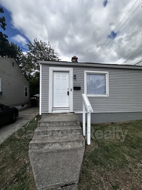 2359 Mcguffey Rd – photo 2