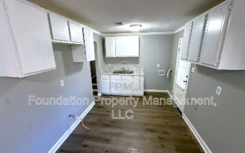 3181 Parham Street – photo 4