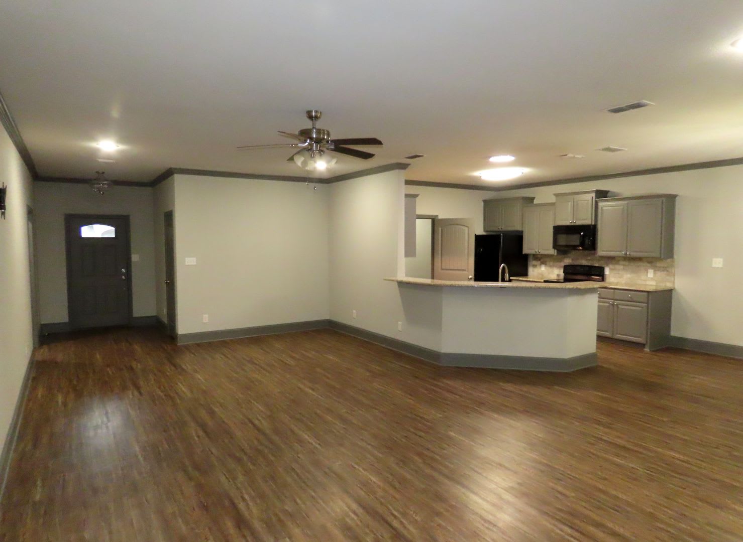 South Tyler-Whitehouse ISD! Beautiful 3 Bedroom, 2 Bath Home – photo 3