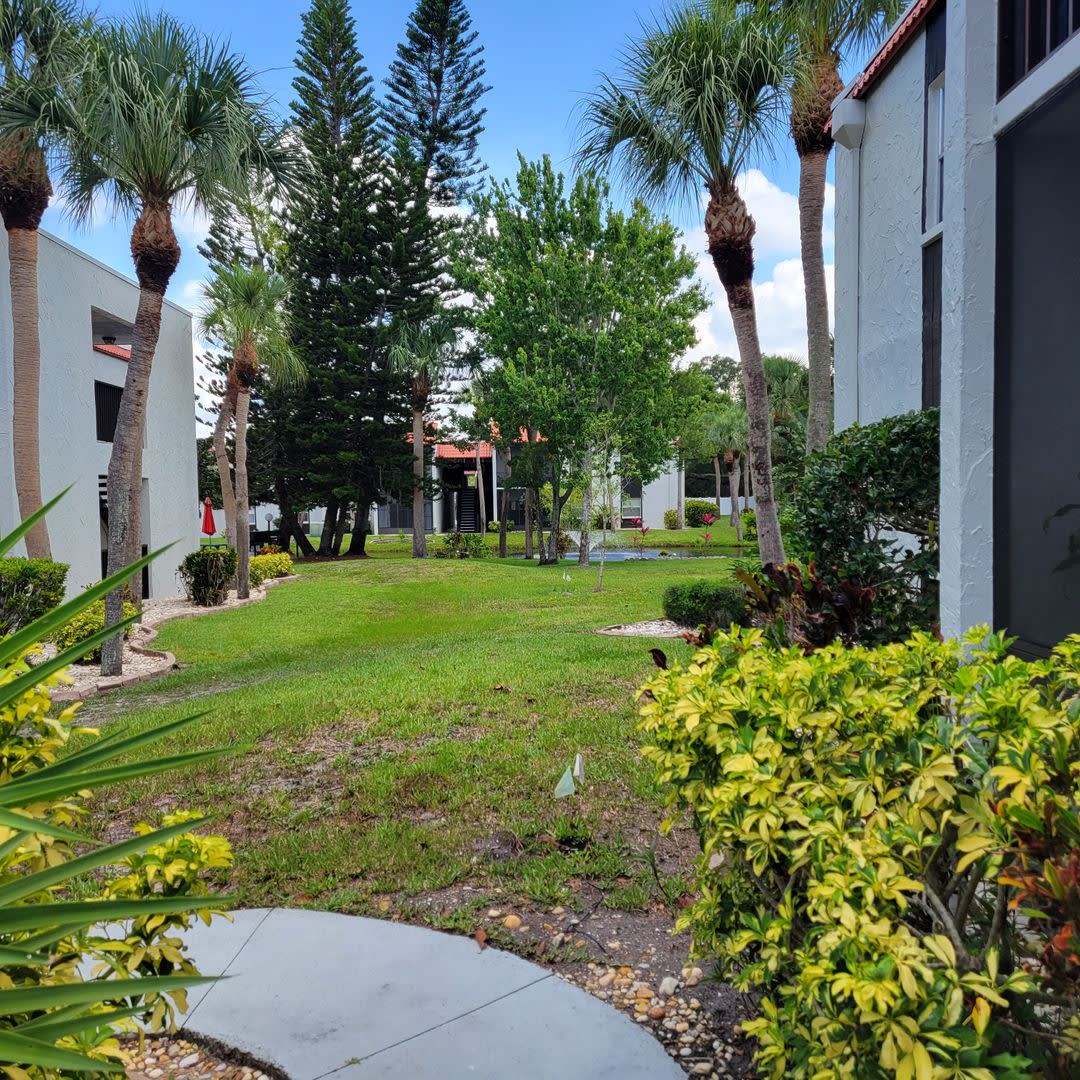 Seasonal/short term 2/2 ground floor condo downtown Sarasota. – photo 2