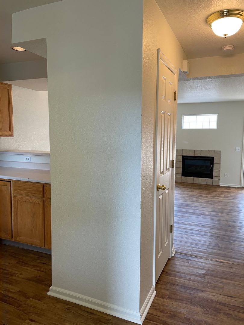 2950 Neil Dr Apt 8 – photo 3