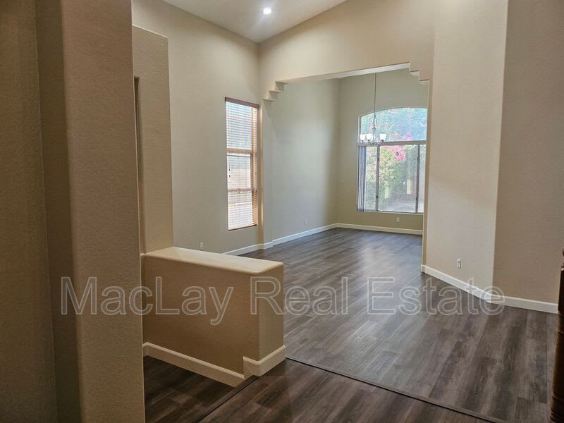 2711 W Megan St – photo 5