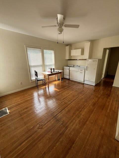 100 Selye Terrace Up 3 – photo 1