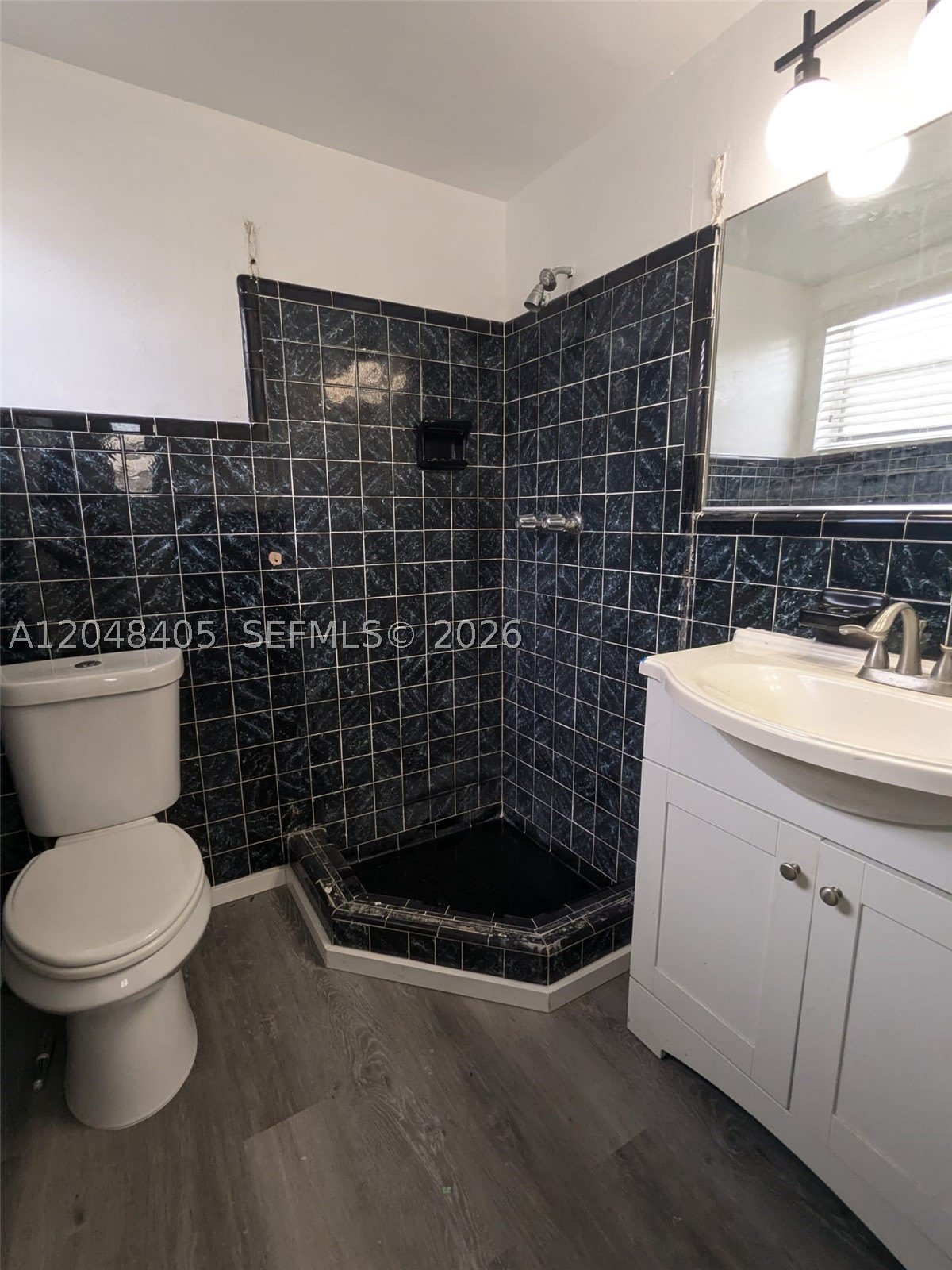 7815 Crespi Blvd – photo 5