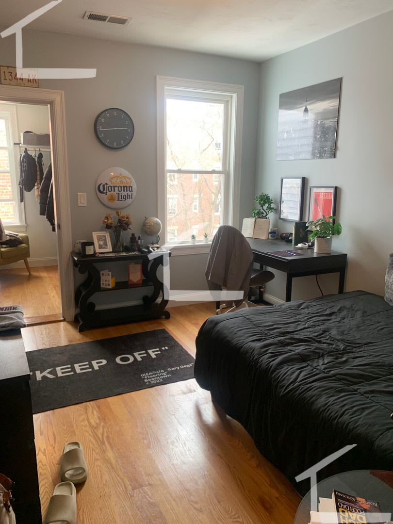Newly Renovated 5 bed unit next to the Green Line in Allston. – photo 4