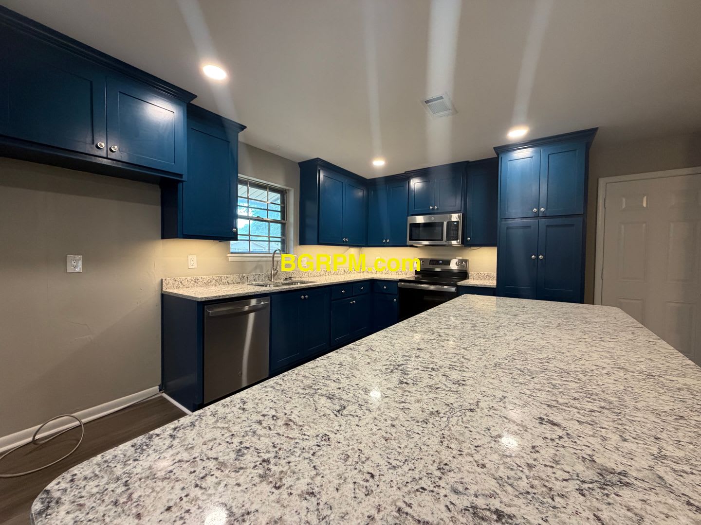 3 BD 2 BA – photo 3