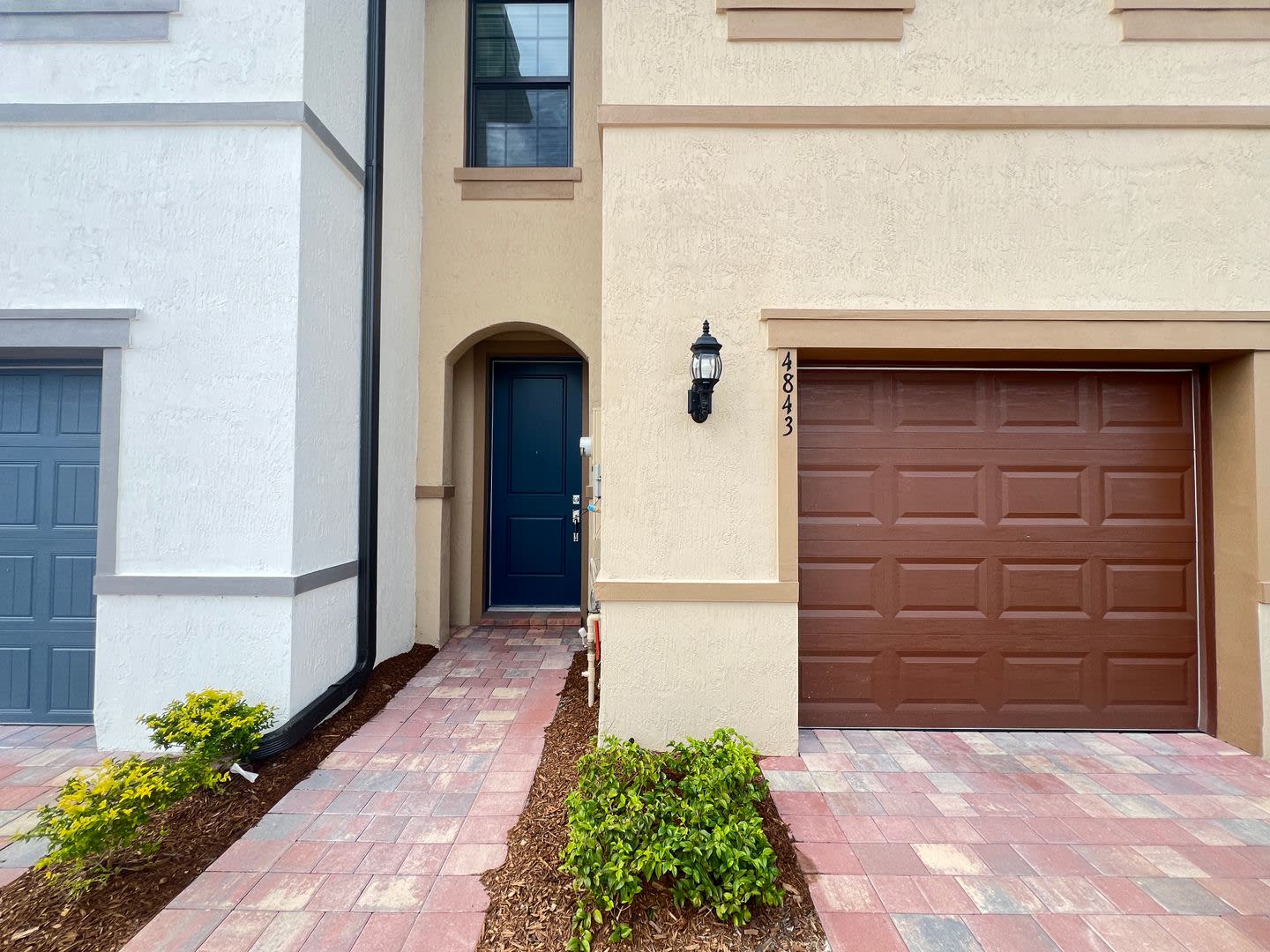 Spectacular Contemporary Style 3 br, 2.5 bath House – photo 1