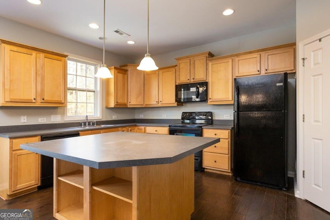 345 Revolution Drive – photo 3