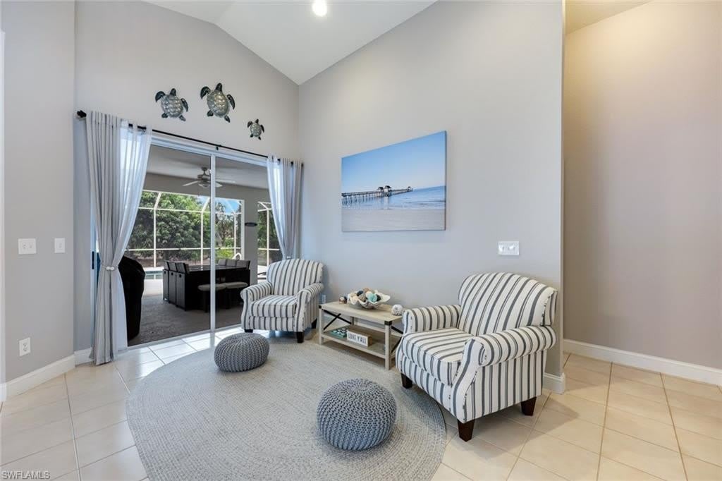 697 Crossfield Cir – photo 3