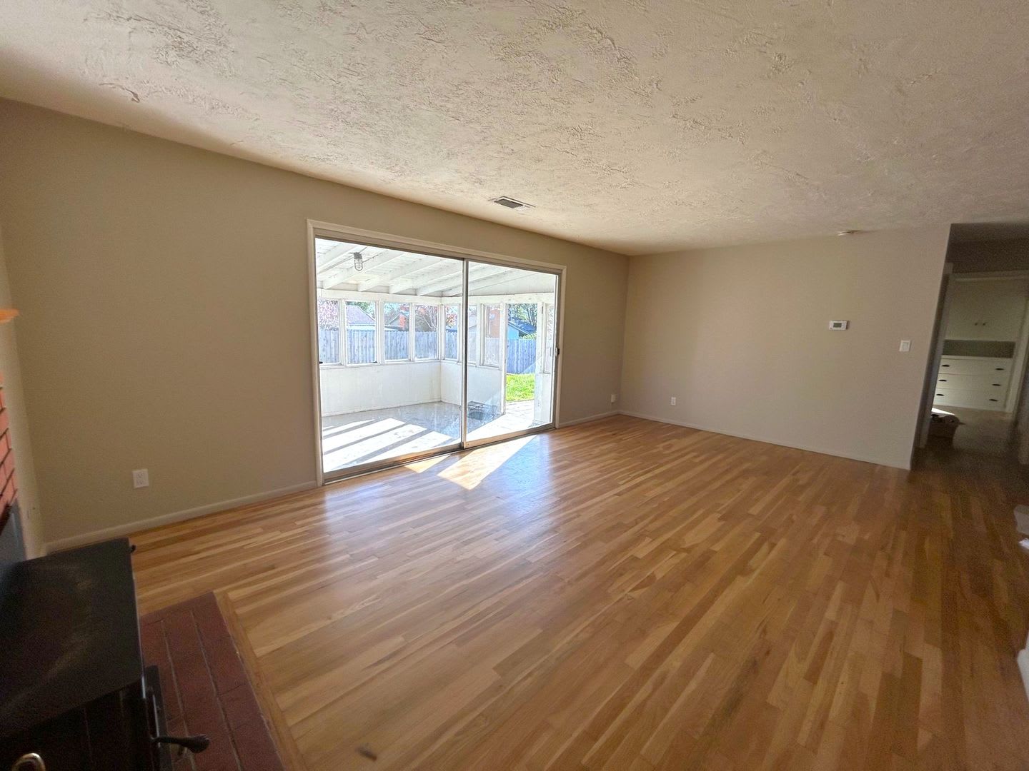 Charming 3 bedroom 2 bath Home in the Forward Addition – photo 4