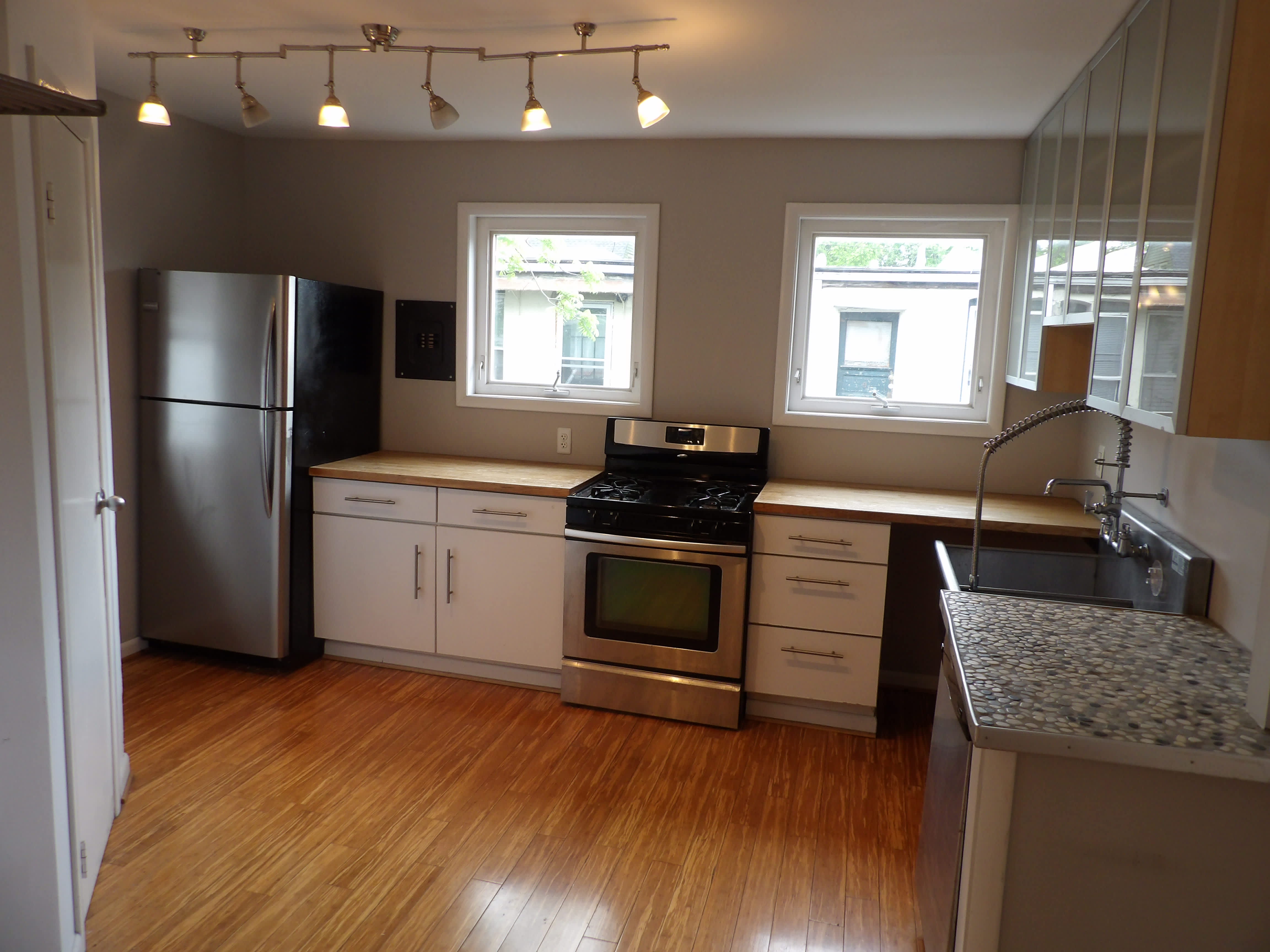 740 Elmwood Ave – photo 2
