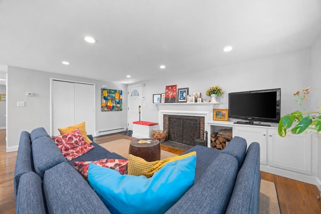 1093 Main St – photo 5