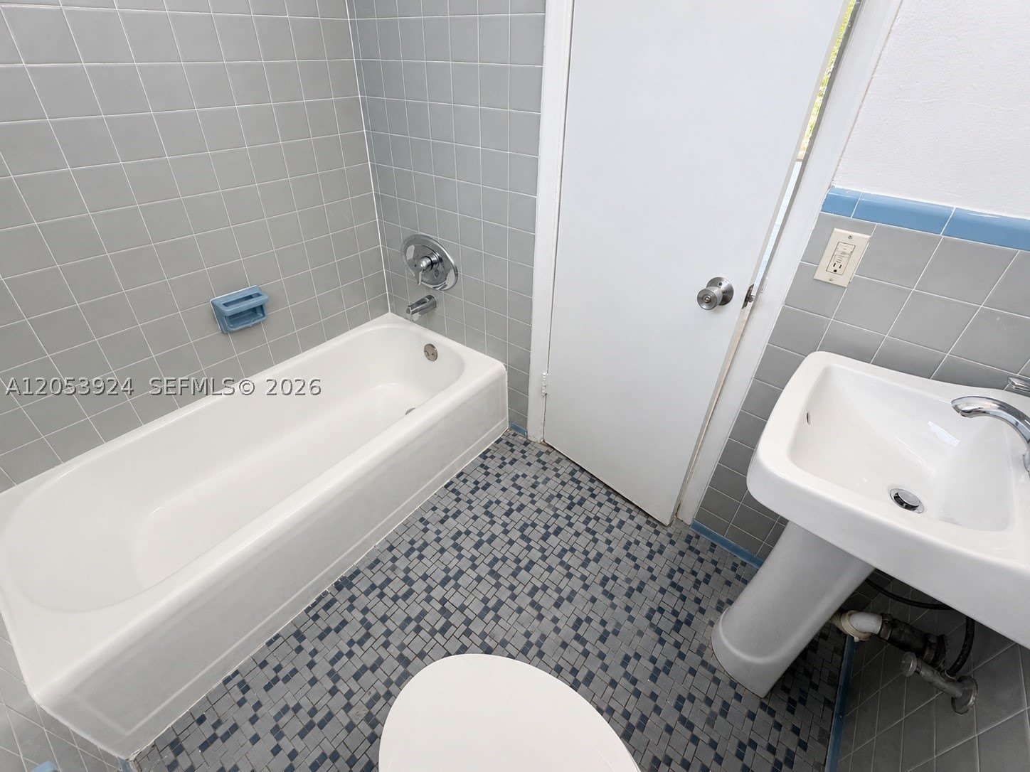 34 Madeira Ave – photo 5