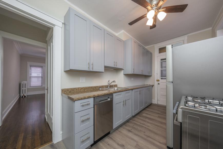 2351 North Seeley Ave. – photo 2