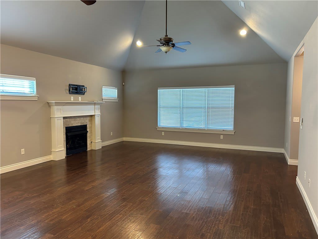 5912 W Willow Street – photo 3