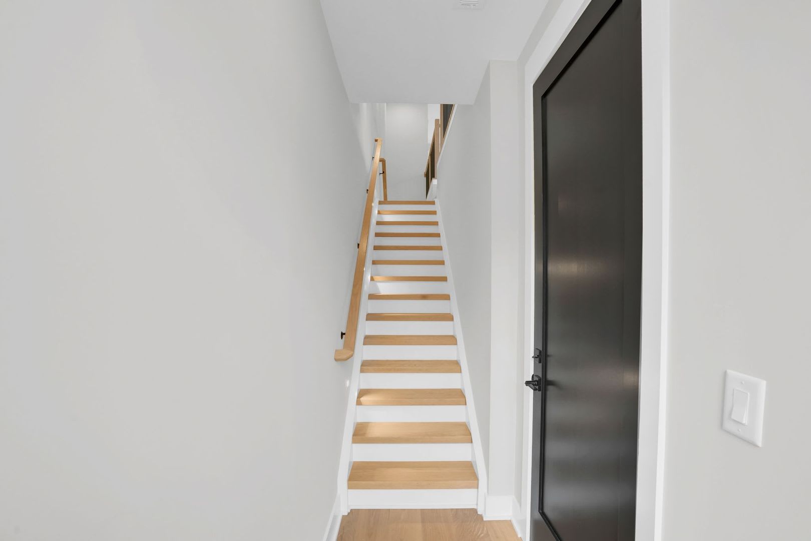 142 Mattoon St – photo 3