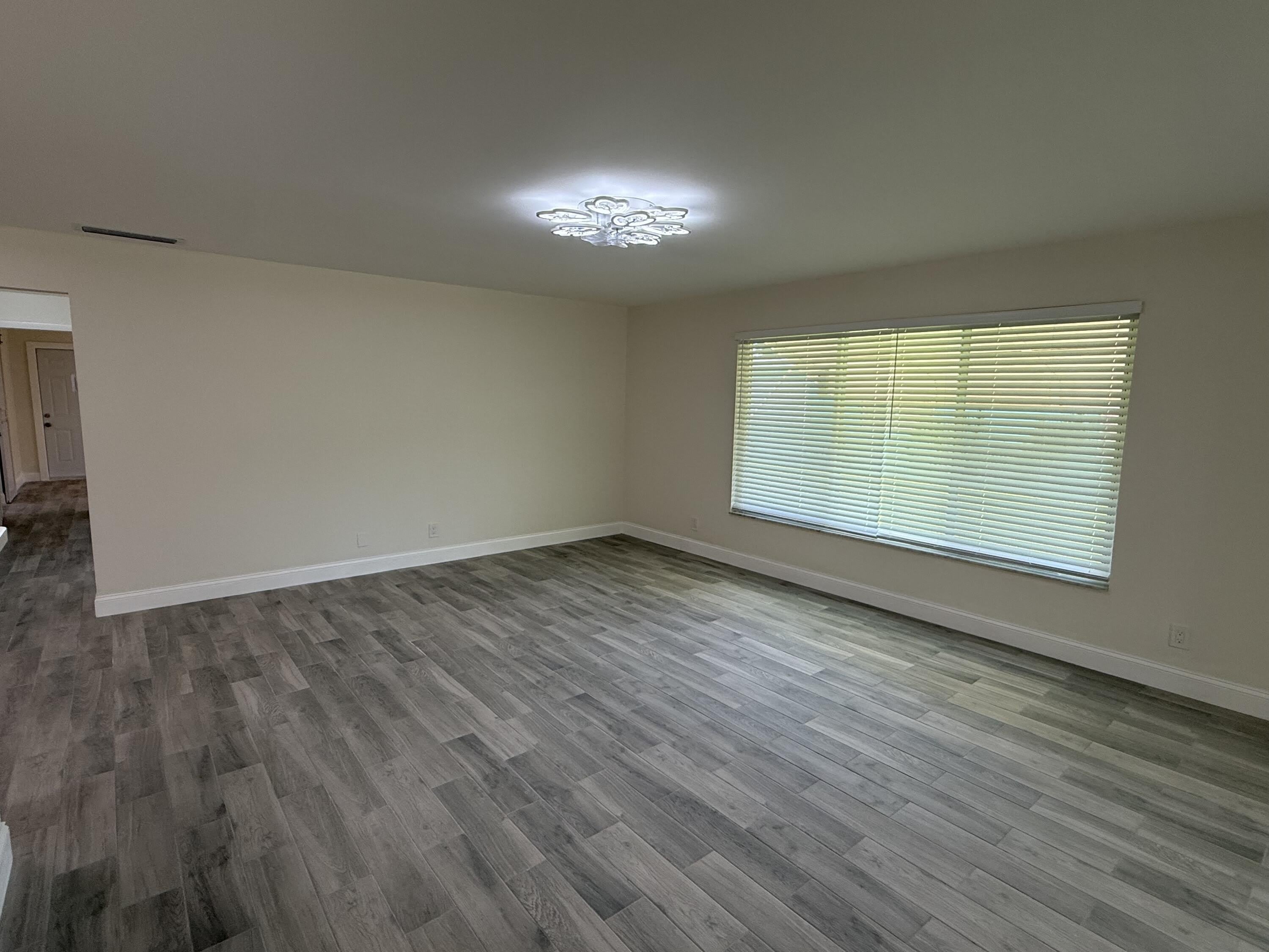 255 South Boulevard – photo 2