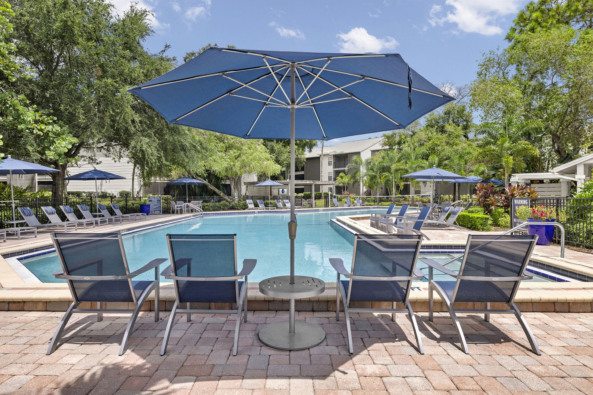4800 Westshore Apartments – photo 1