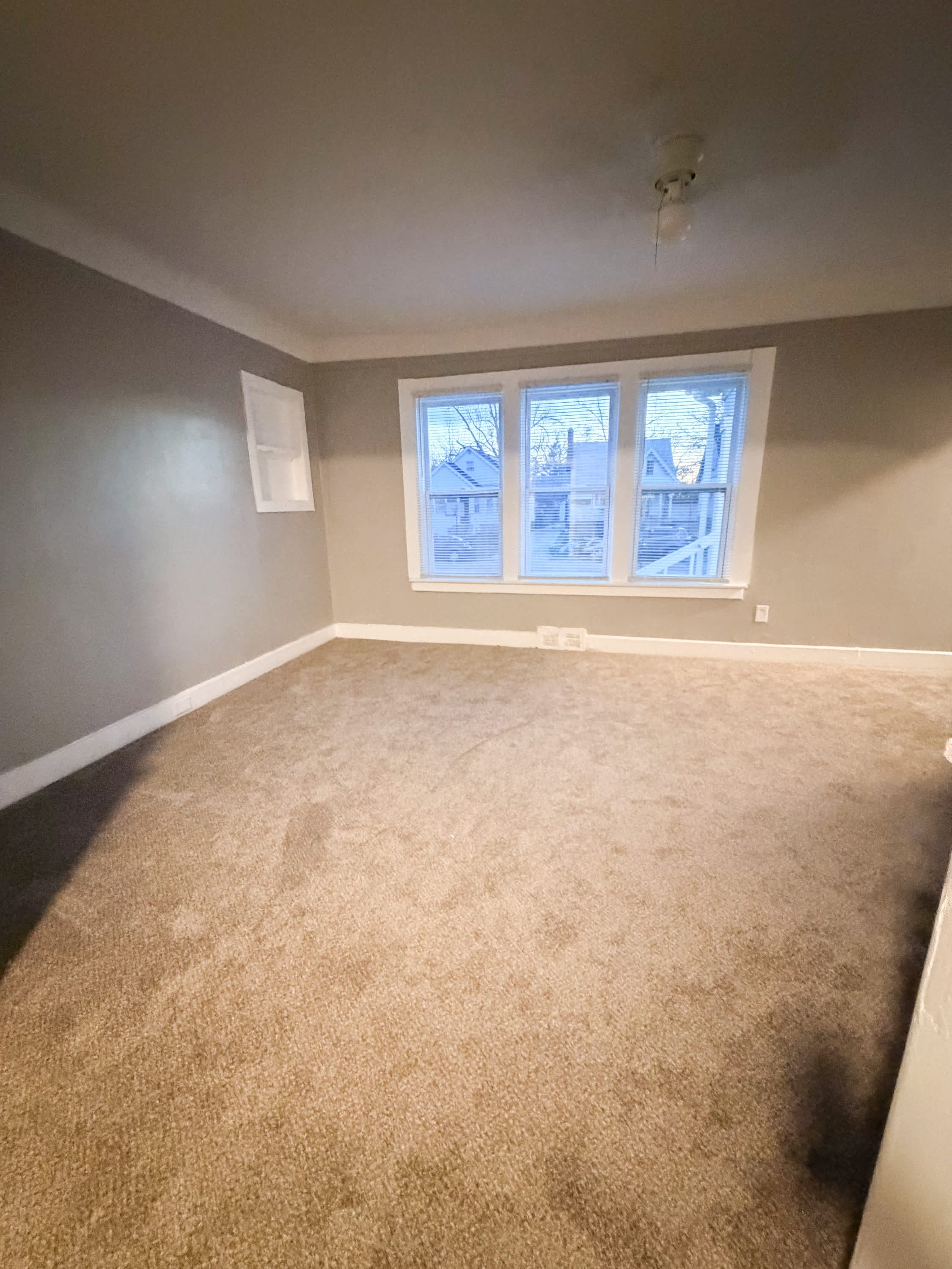 19010 Riverview Street – photo 4