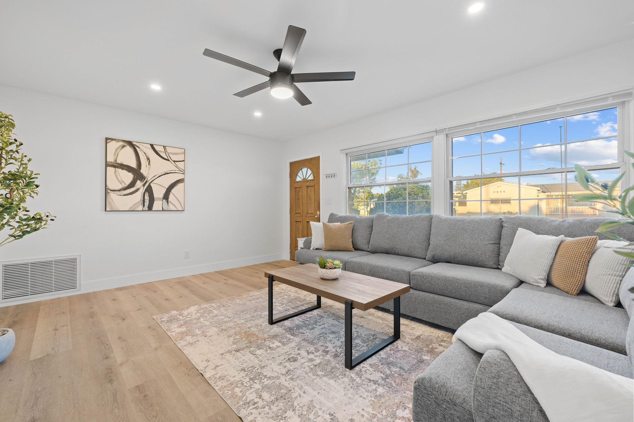 3460 Armstrong St – photo 2