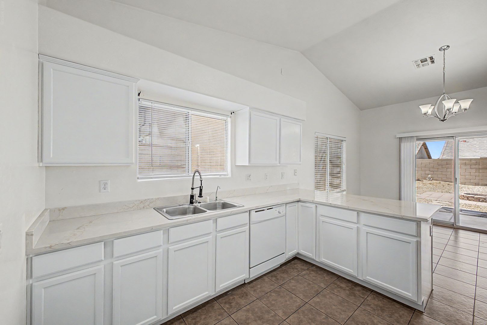 Perfect 4 BR Single Level Home – photo 5