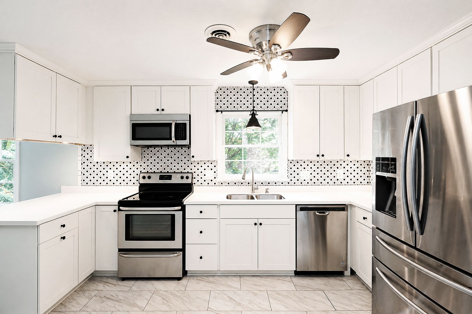 Move-in Ready + Dog-Friendly Canterbury Hills Home, Minutes to UVA & Barracks Road – photo 2