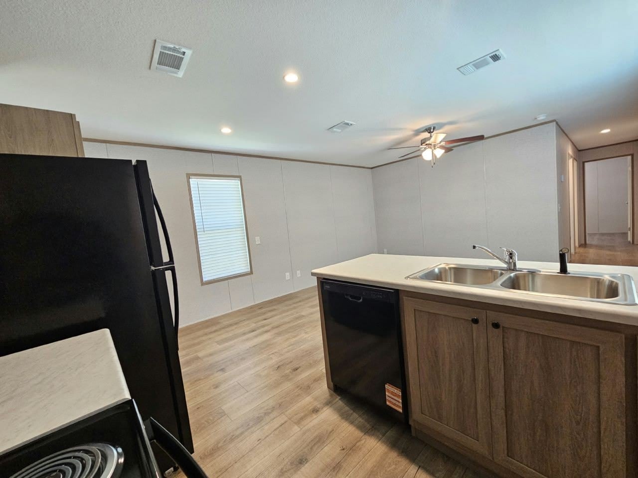514 Suwanee Drive – photo 4