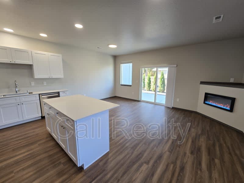 308 S Clinton Ln – photo 4