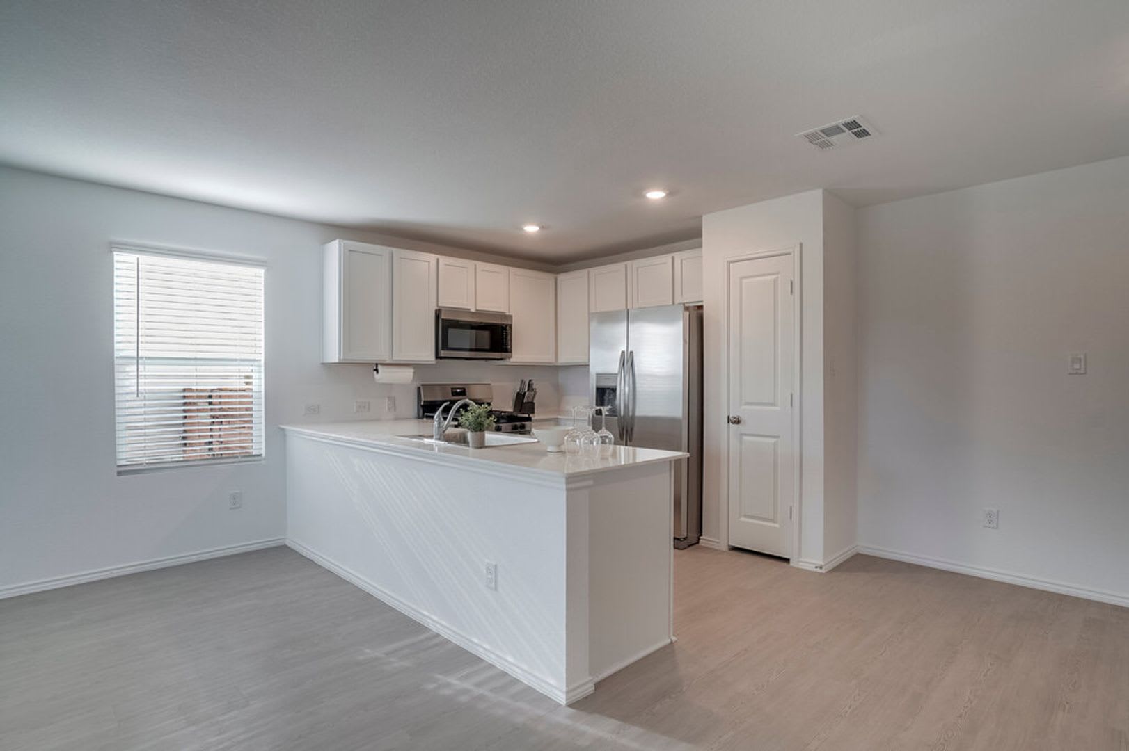 321 Keefer, Kyle, TX 78640 – photo 5