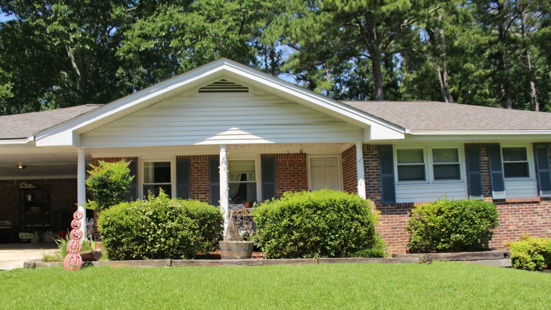 3 Bedroom Single Family in Tucker – photo 3