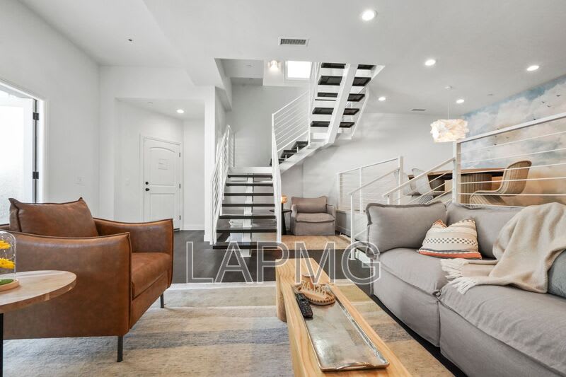 9842 Portola Drive – photo 2