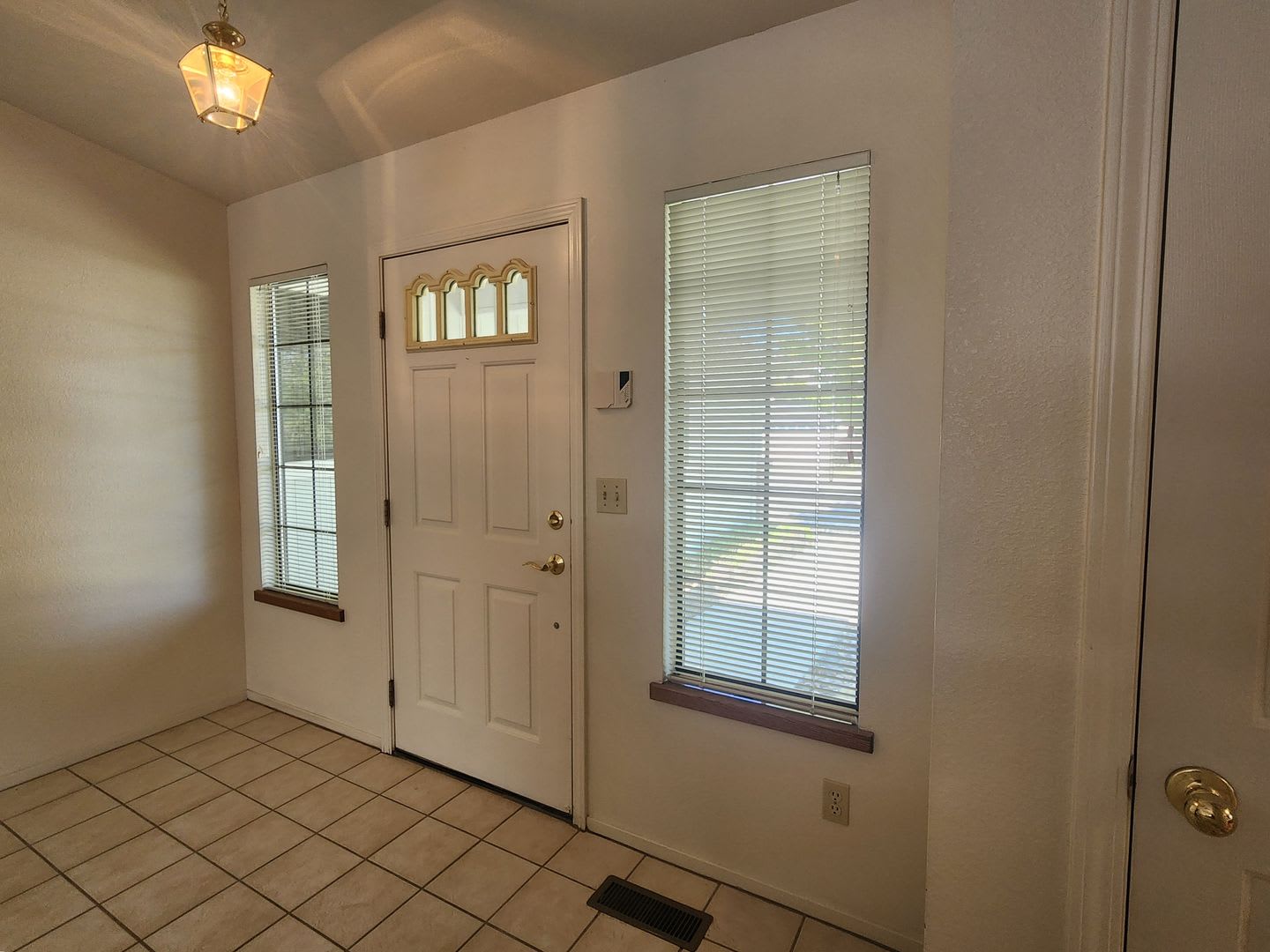 Home For Rent in Sunridge – photo 5