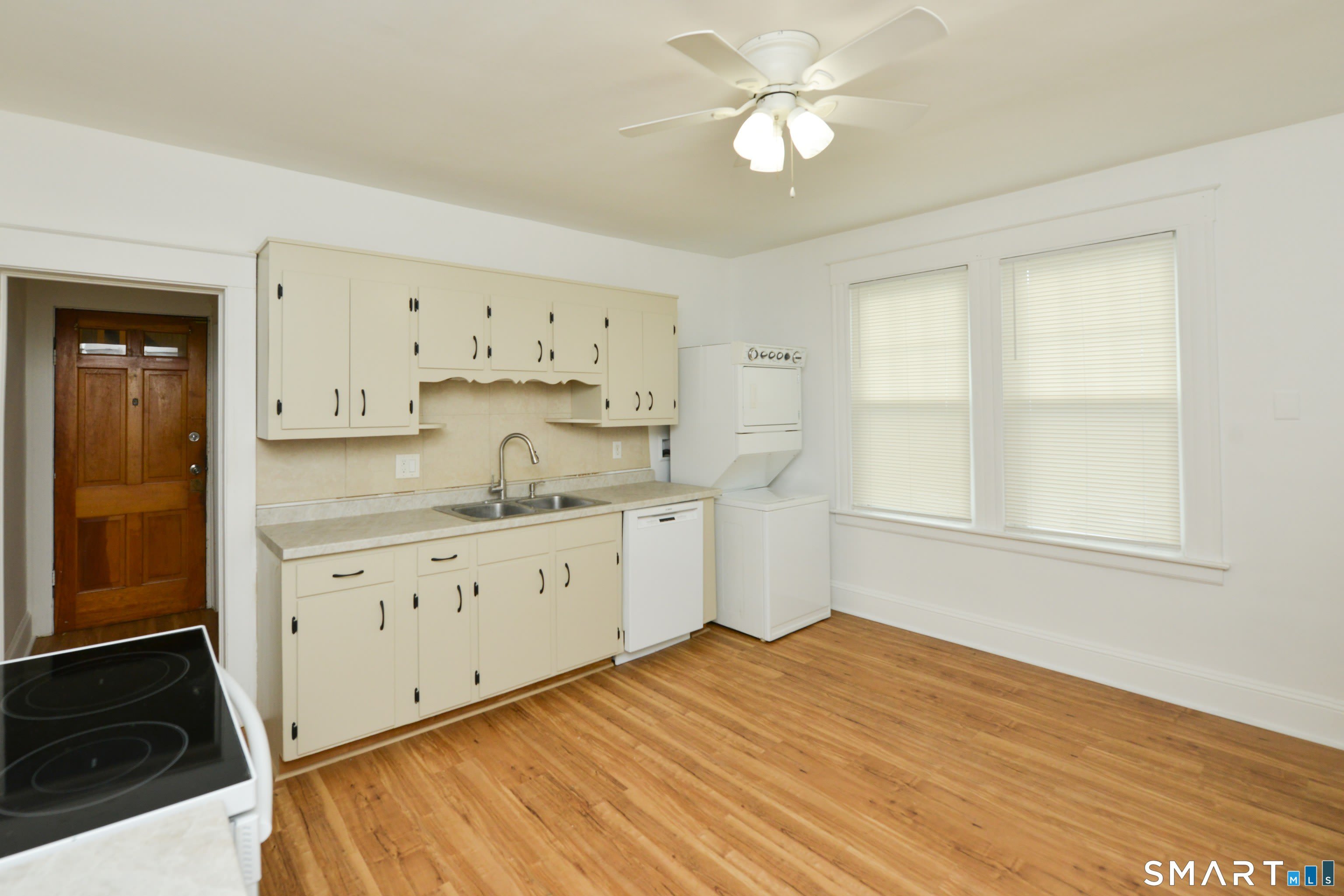 390 Clinton Street – photo 3