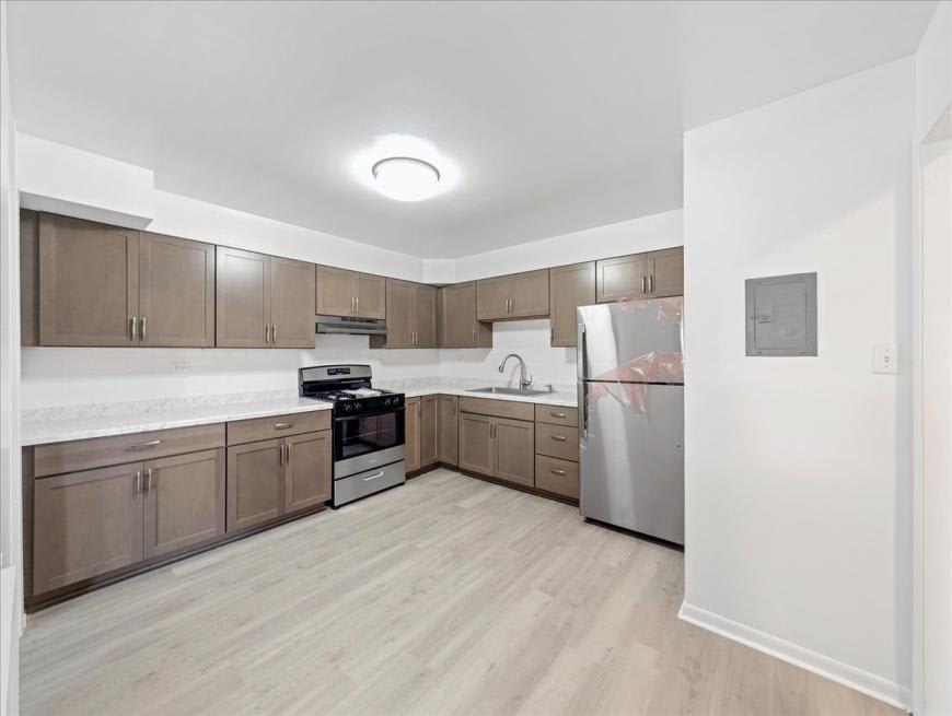 700 McKinley – photo 2