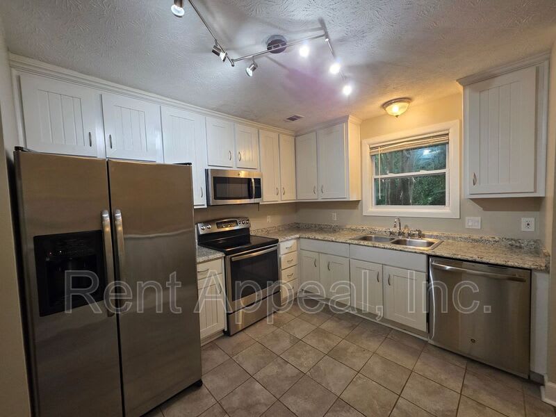 2507 Queen Anne Ct – photo 2