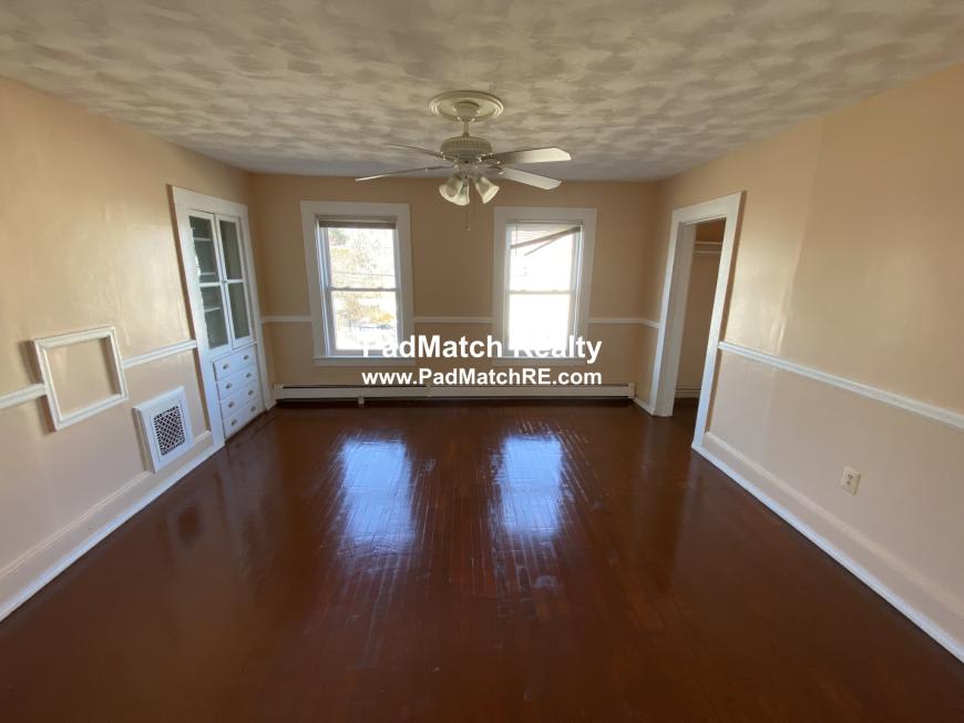 1073 River St – photo 3