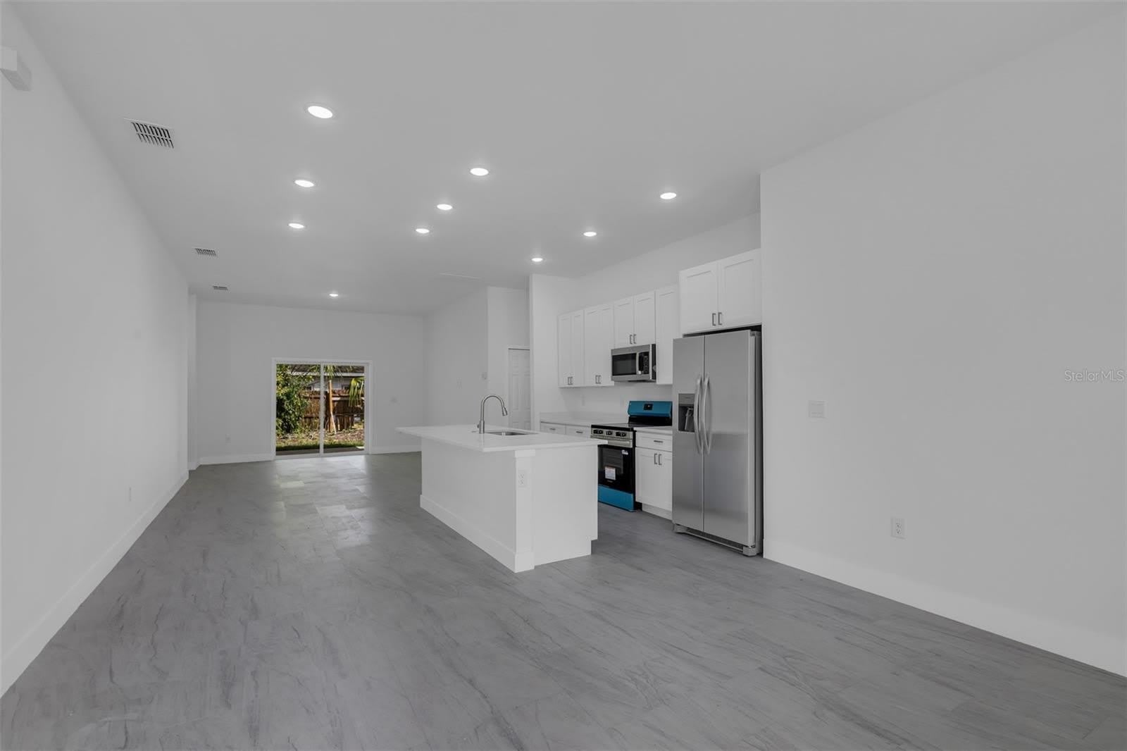 1221 SW 5TH Street – photo 2