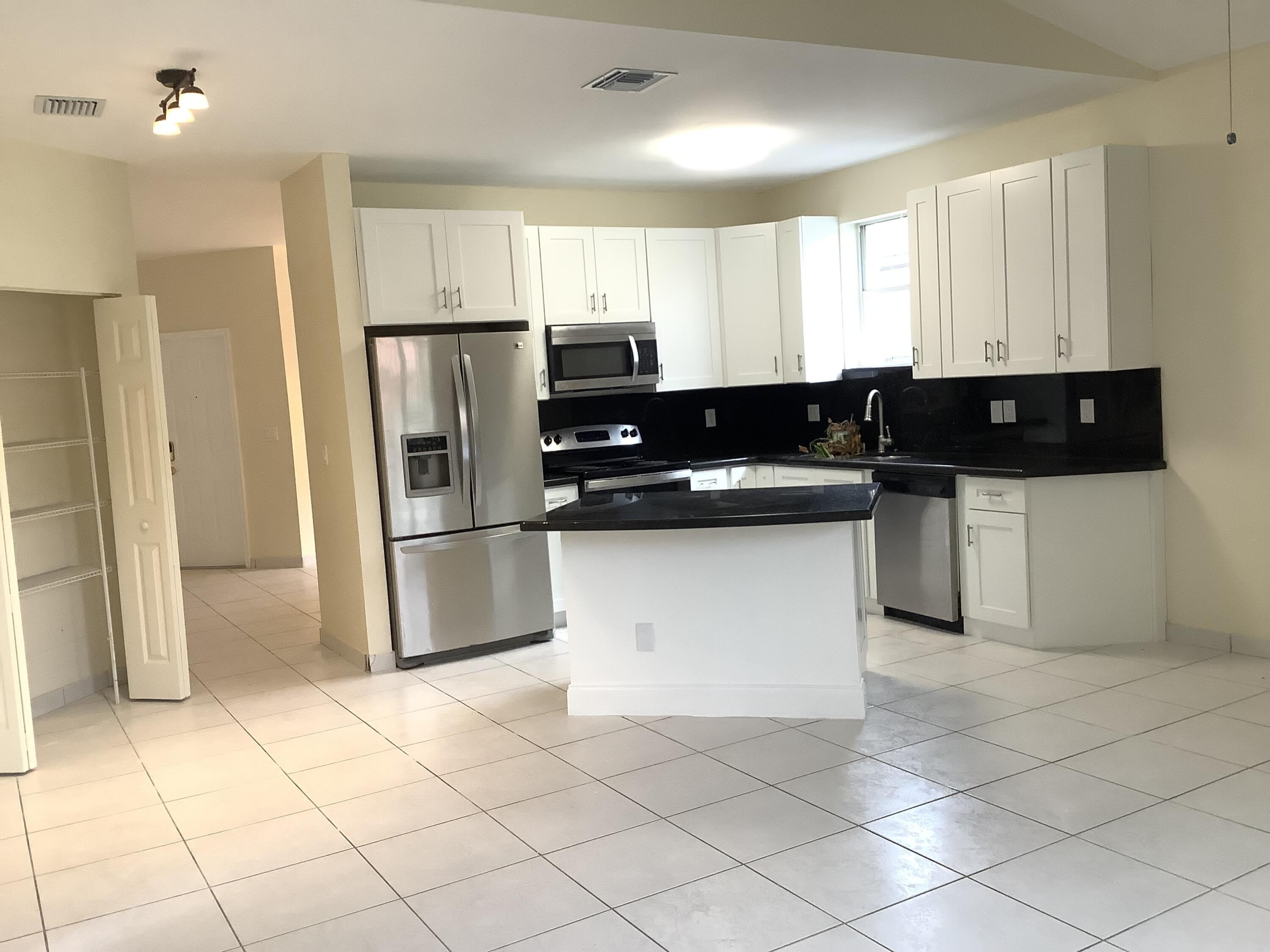 7330 NW 1st Place – photo 3