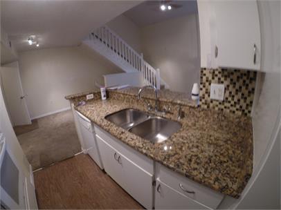 Convenient Layout 3Bed 2Bath 3 Story Condo – photo 2