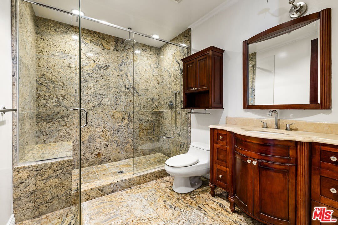 632 N Kings Rd – photo 4