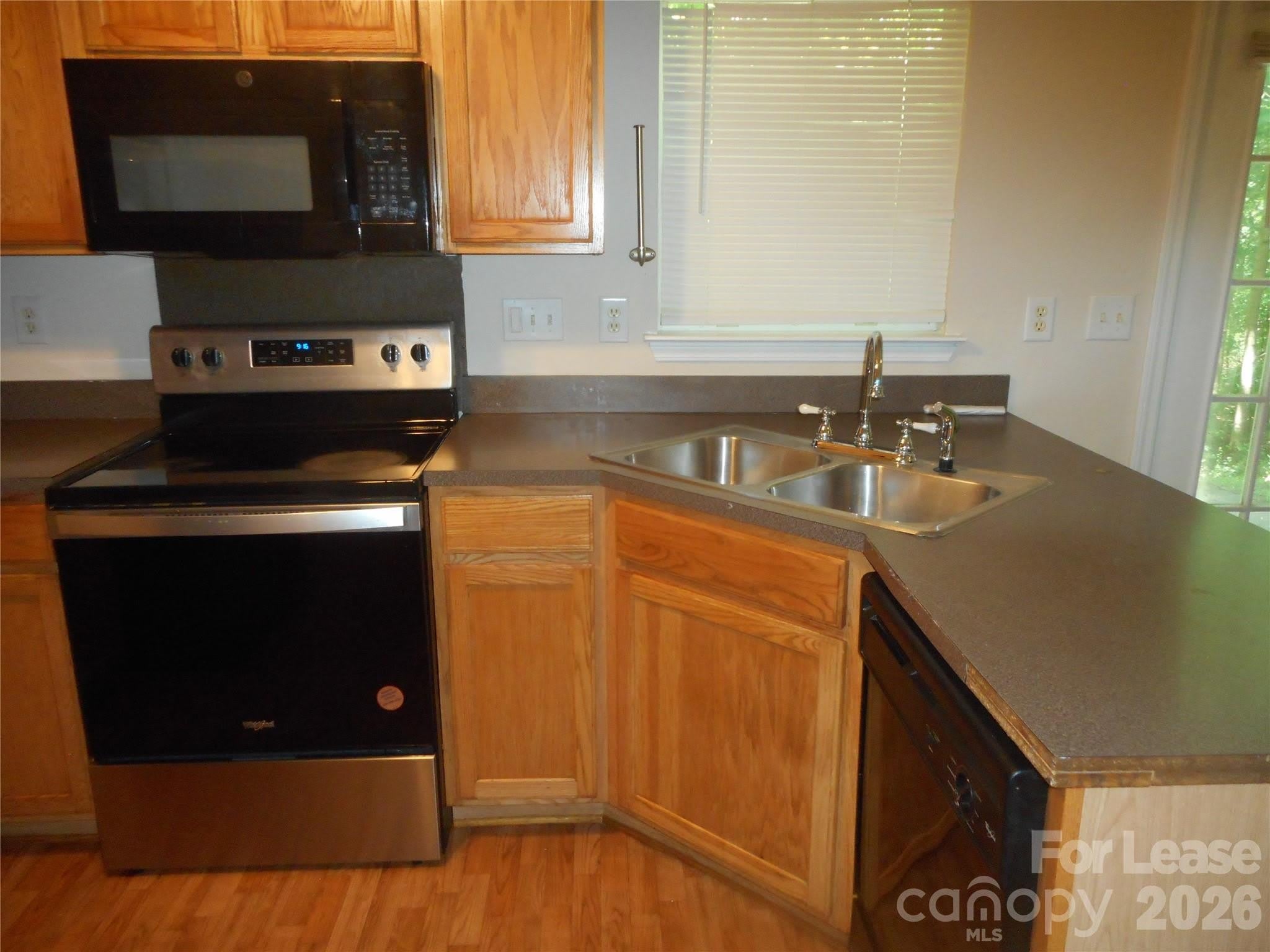8037 Shiny Meadow Lane – photo 4