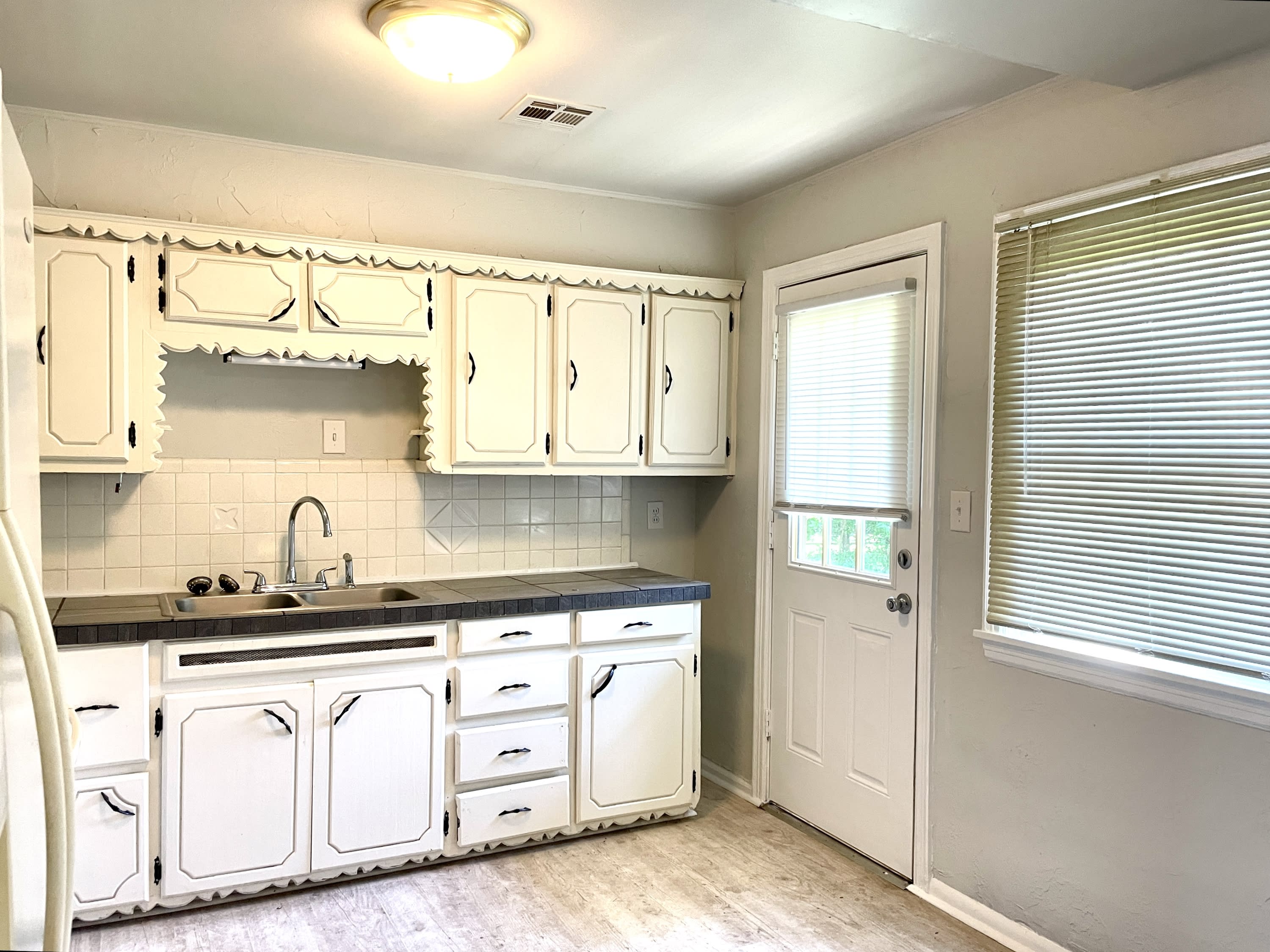 518 Oak Street Northwest – photo 3