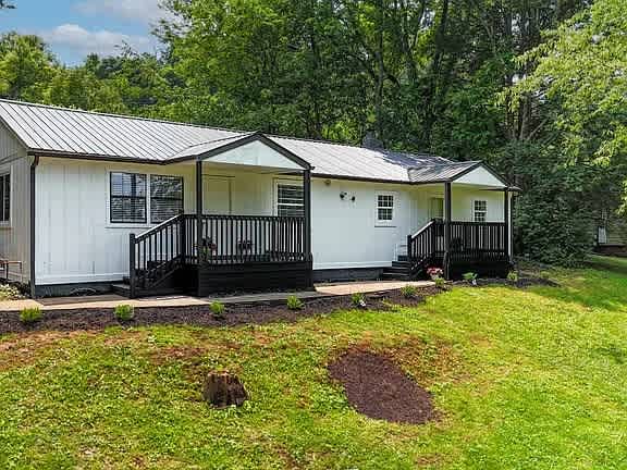 502 Hayworth Drive B – photo 2