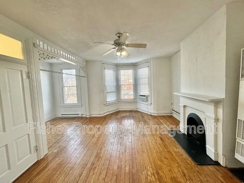 1921 Floyd Avenue – photo 3