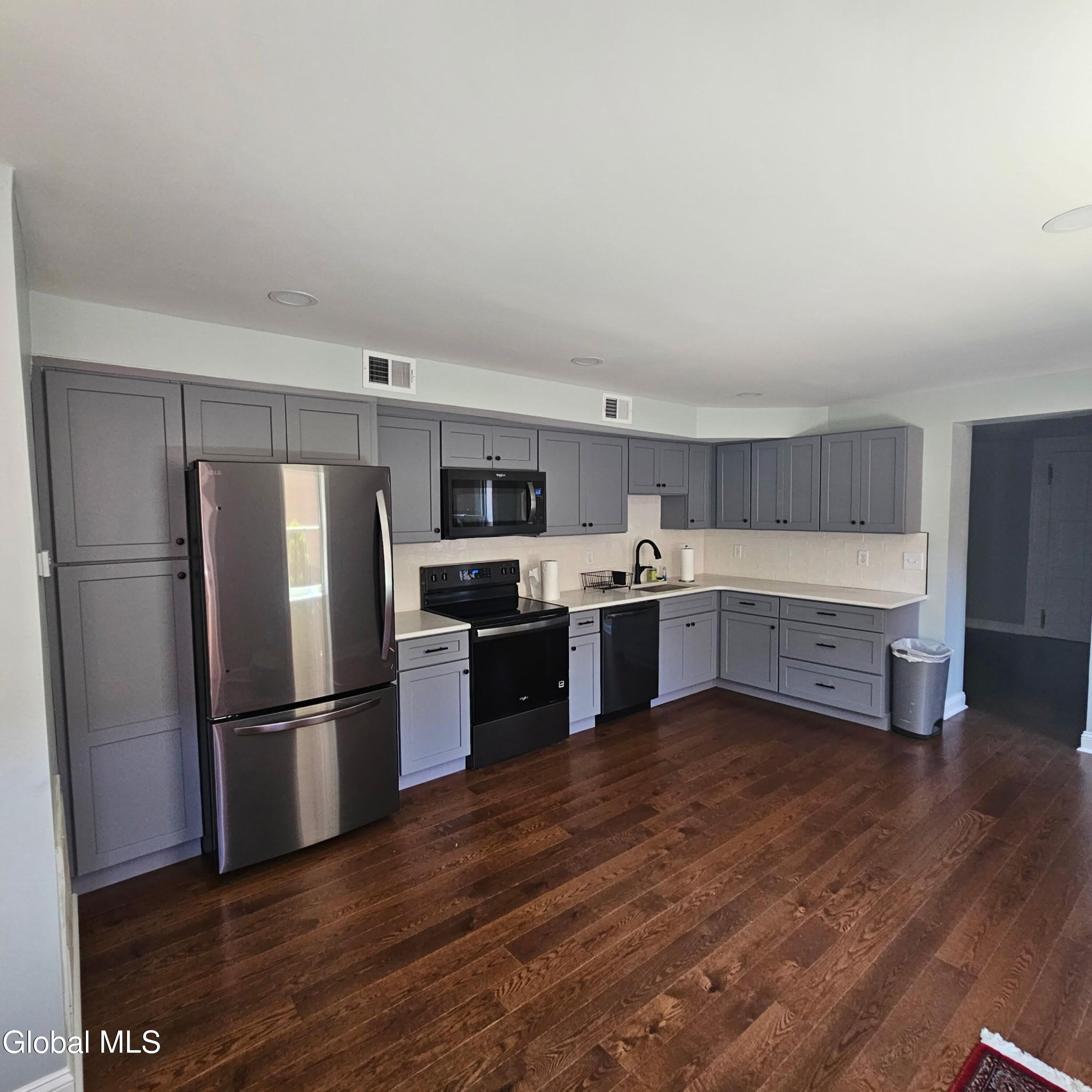 89 4th Street – photo 2
