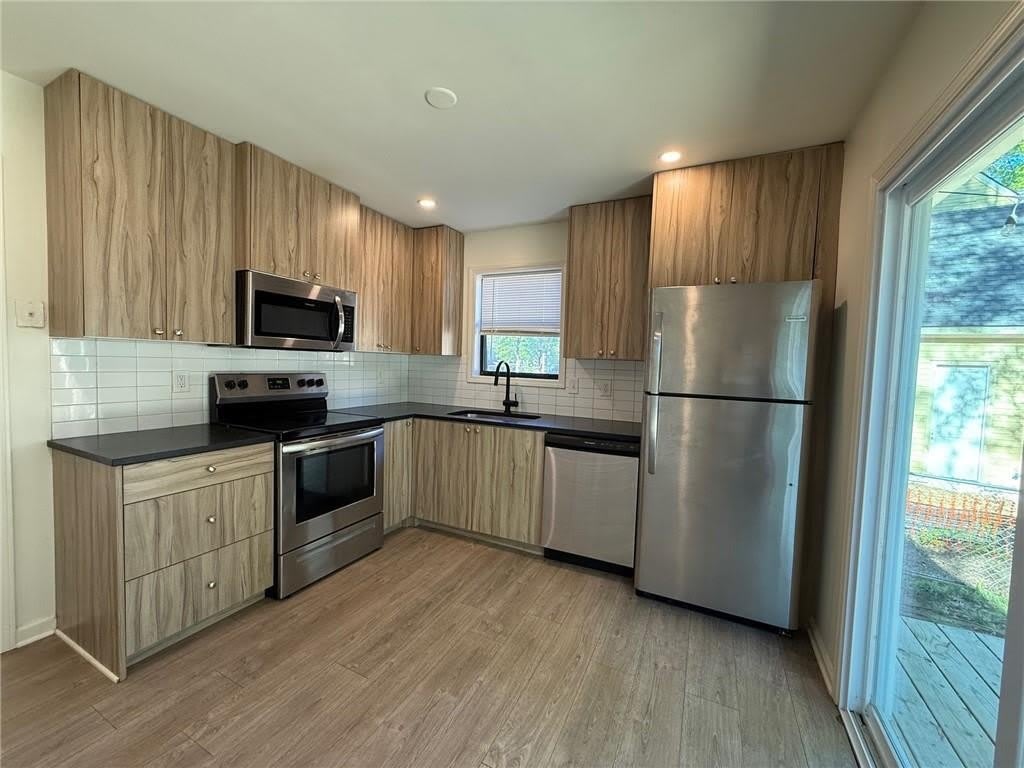 1601 Walker Street SE – photo 3
